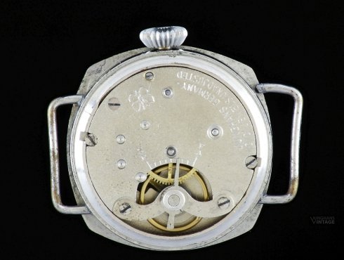 Junghans-13-NOBRK-carre-Finkbeiner-03.jpg