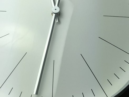 Junghans-Max-Bill-Wanduhr-Striche-chrom-046.jpg
